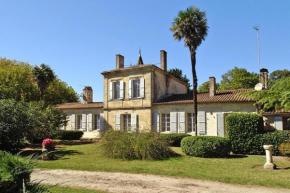 Semi-detached house on a vineyard, Talais